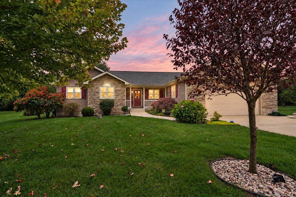 Photo of 29 Pinehurst Drive, Valparaiso, IN 46383 (MLS # 846678)