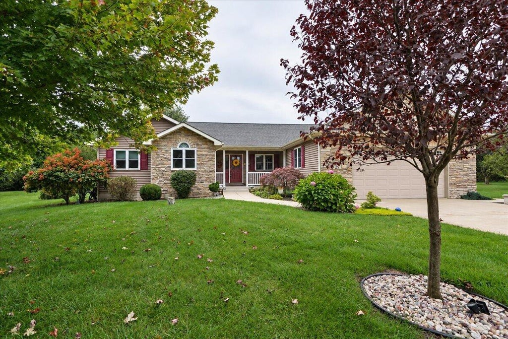 Photo of 29 Pinehurst Drive, Valparaiso, IN 46383 (MLS # 846678)