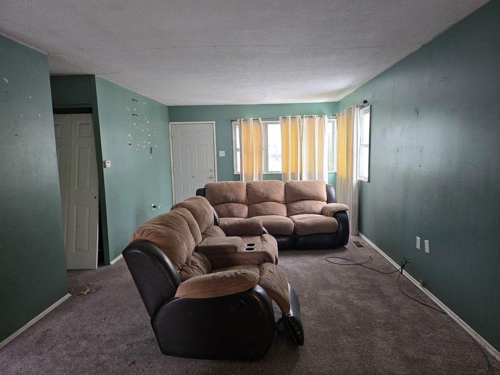 Photo of 128 N Guyer Street, Hobart, IN 46342 (MLS # 834529)