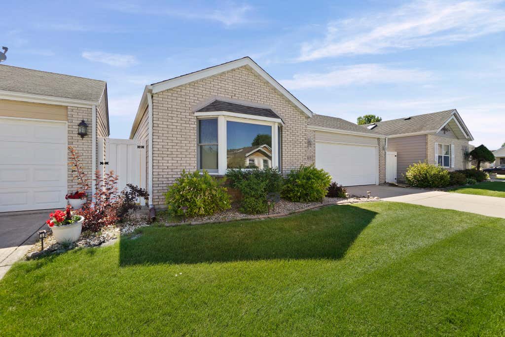 Photo of 315 Valley Court, Lowell, IN 46356 (MLS # 841077)