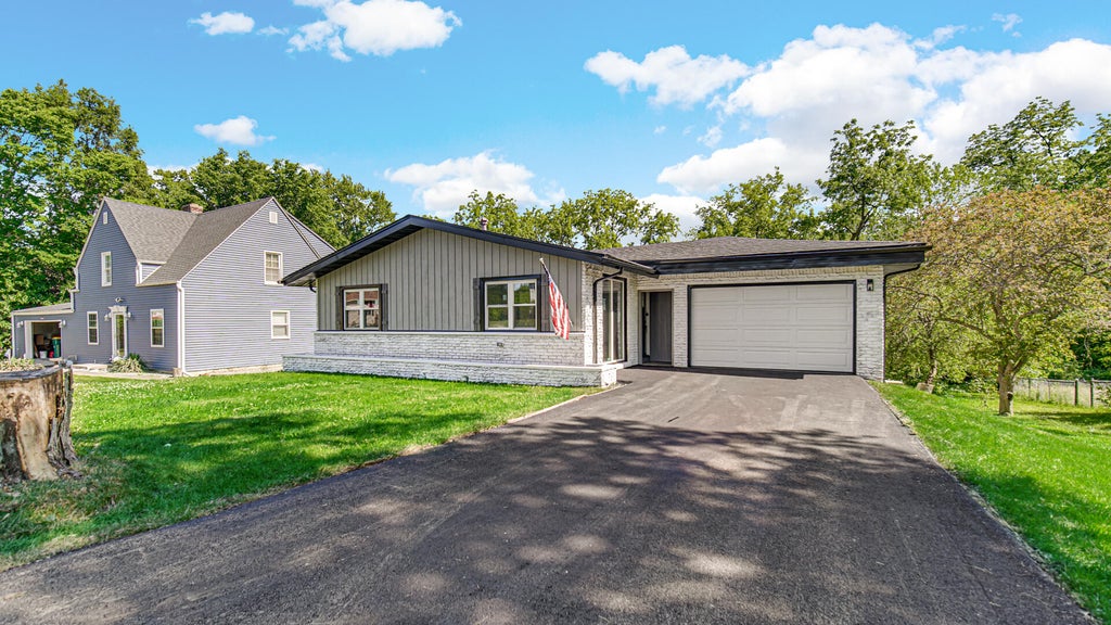Photo of 54 Indian Trail, Merrillville, IN 46410 (MLS # 840112)