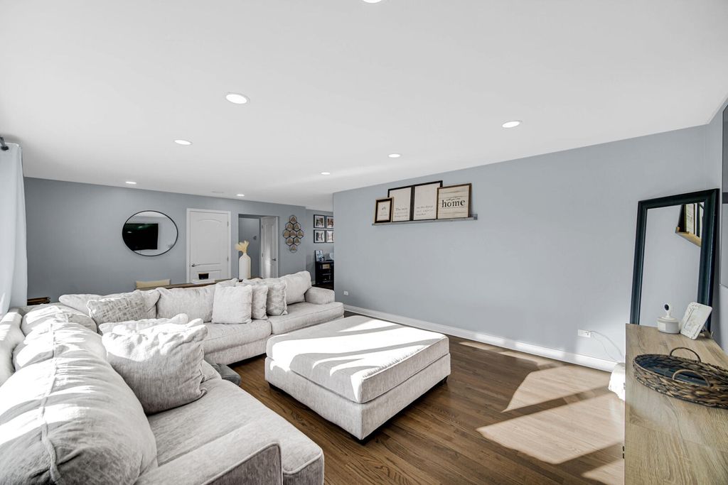 Photo of 3011 Garfield Avenue, Highland, IN 46322 (MLS # 831914)