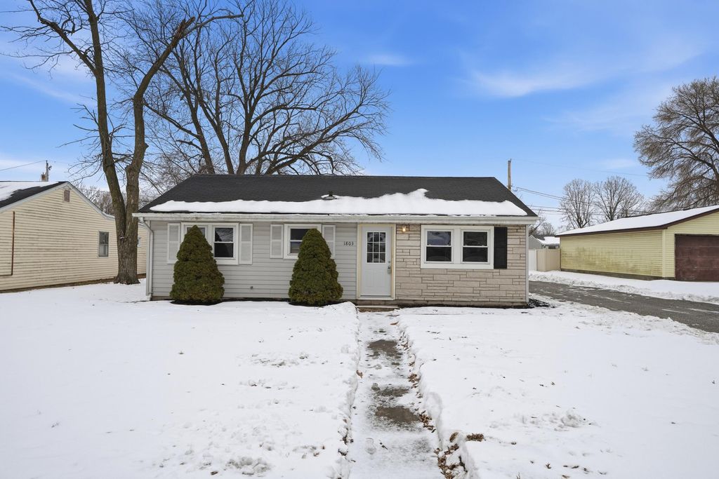 Photo of 1803 N Indiana Street, Griffith, IN 46319 (MLS # 833836)