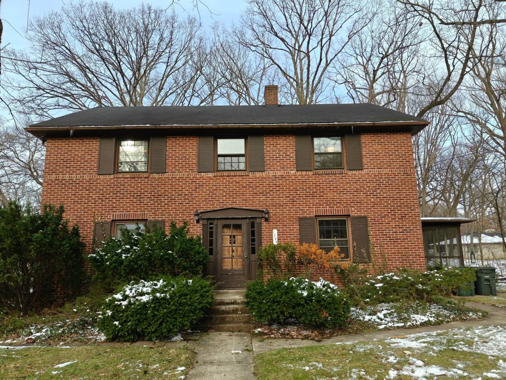 Photo of 1308 Del Vista Drive, Valparaiso, IN 46385 (MLS # 835657)