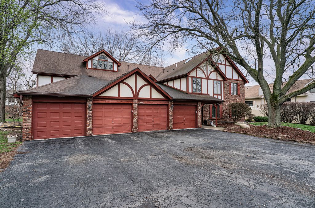 Photo of 2039 Dorchester Ln #3, Schererville, IN 46375 (MLS # 836465)