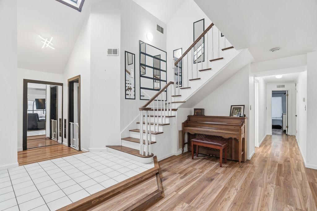 Photo of 2039 Dorchester Ln #3, Schererville, IN 46375 (MLS # 836465)