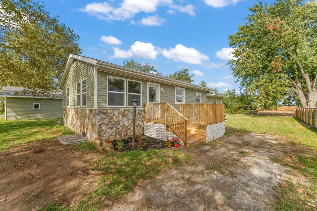 Photo of 3581 E State Rd 4, La Porte, IN 46350 (MLS # 846729)