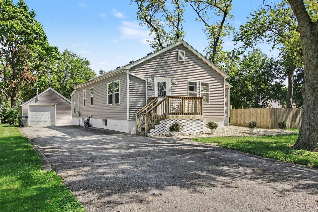 Photo of 523 Rush Street, Hobart, IN 46342 (MLS # 844759)