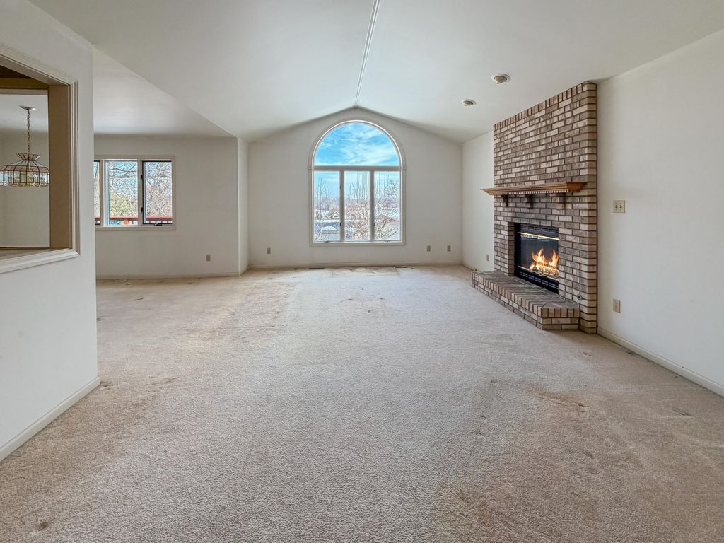 Photo of 1128 Country Club Drive, Crown Point, IN 46307 (MLS # 833896)