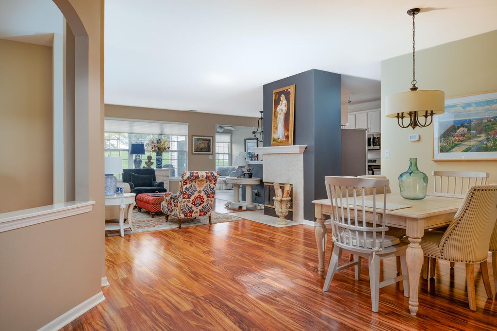 Photo of 816 Charlevoix Way, Schererville, IN 46375 (MLS # 837236)
