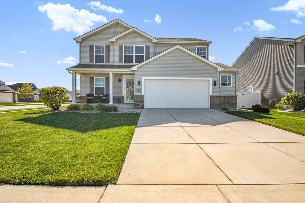 Photo of 13205 Mckinley Place, Crown Point, IN 46307 (MLS # 838009)