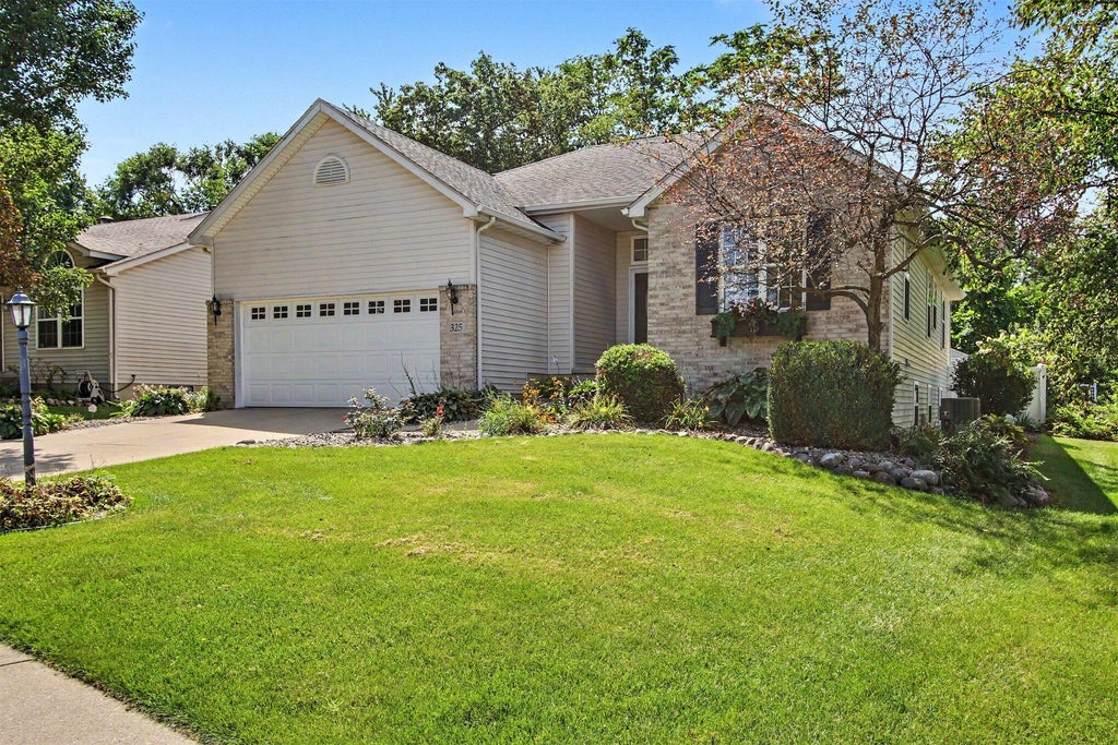 Photo of 325 Galway Drive, Valparaiso, IN 46385 (MLS # 844452)