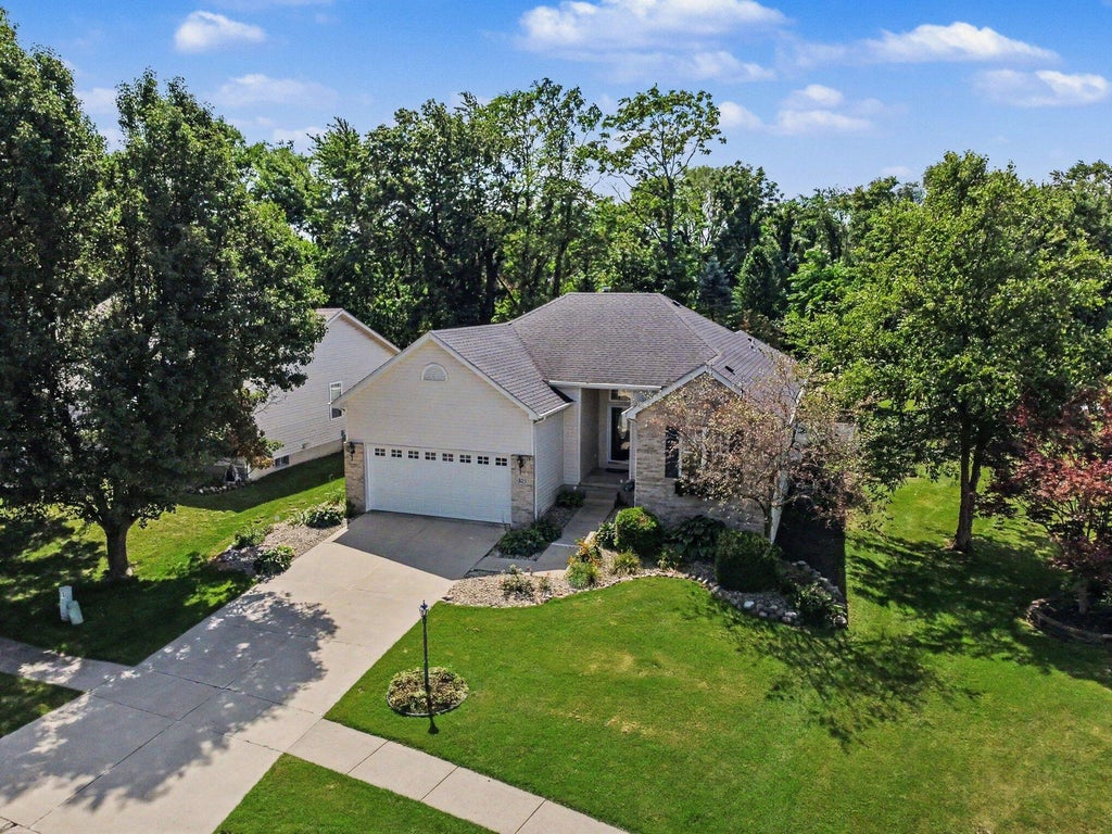 Photo of 325 Galway Drive, Valparaiso, IN 46385 (MLS # 844452)