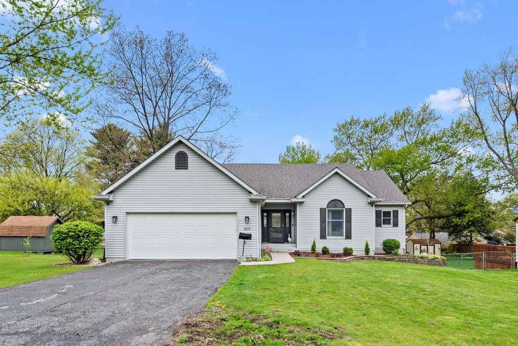 Photo of 901 Milton Street, Valparaiso, IN 46385 (MLS # 838256)