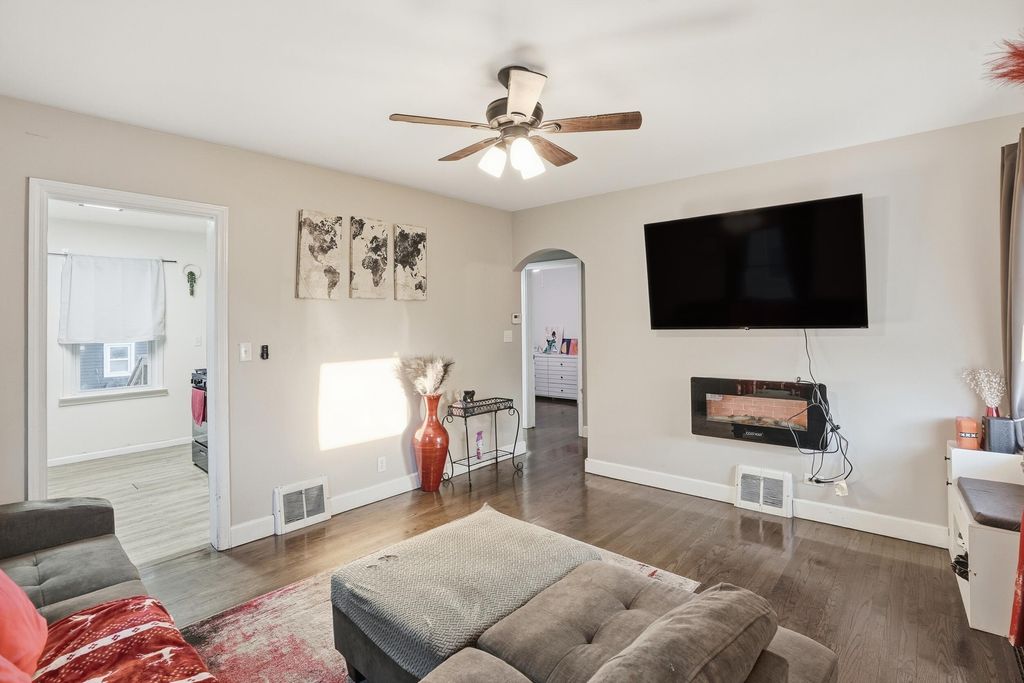 Photo of 6541 Mccook Avenue, Hammond, IN 46323 (MLS # 829519)