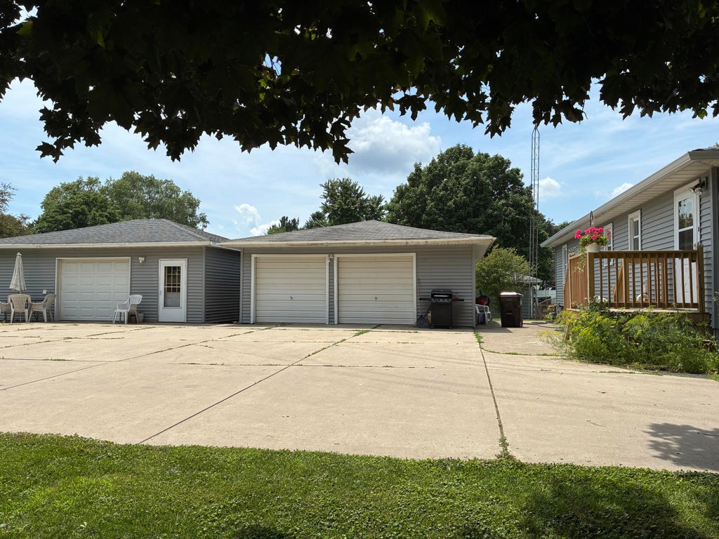 Photo of 259 N State Road 2, Valparaiso, IN 46383 (MLS # 841917)