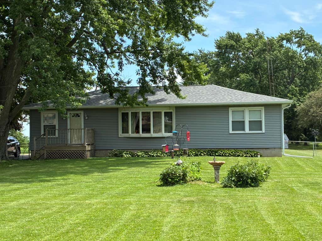 Photo of 259 N State Road 2, Valparaiso, IN 46383 (MLS # 841917)