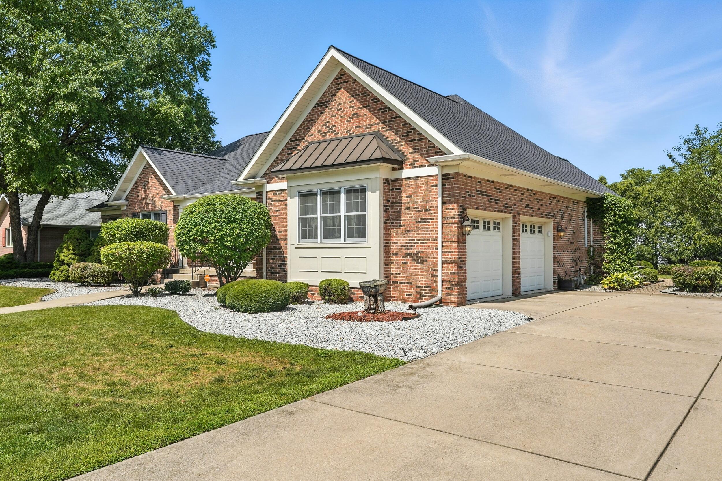 1121 Boxwood Drive