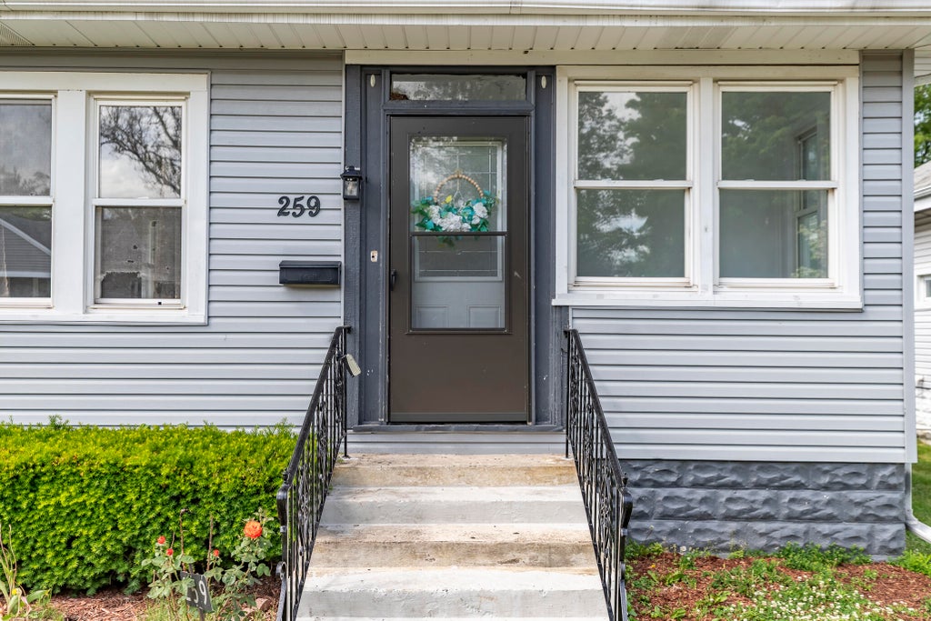 Photo of 259 Humpfer Street, Hammond, IN 46324 (MLS # 843584)