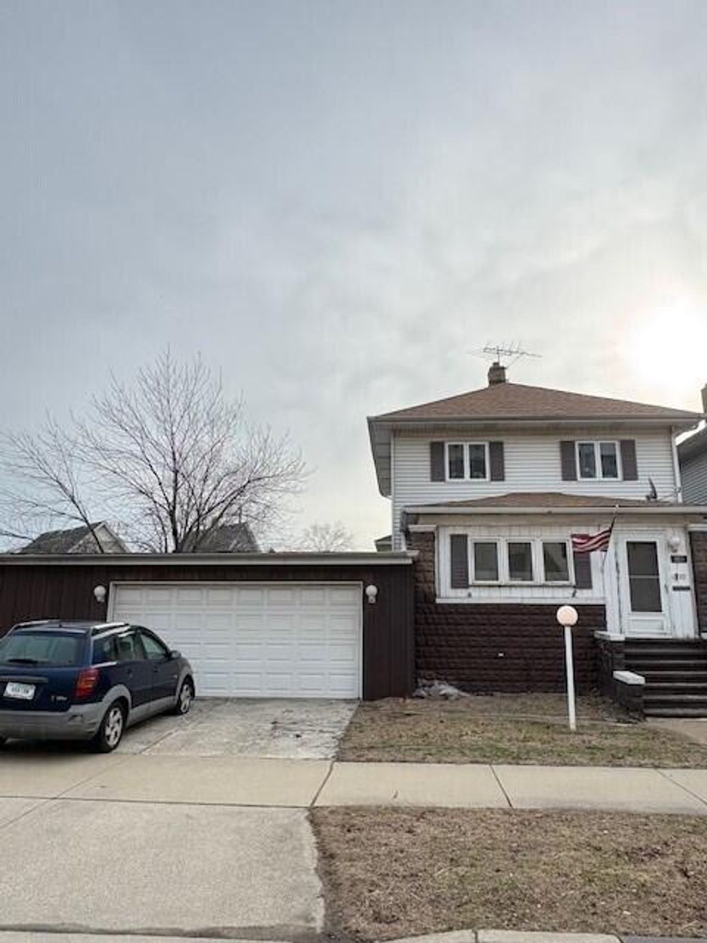 Photo of 1811 New York Avenue, Whiting, IN 46394 (MLS # 835663)