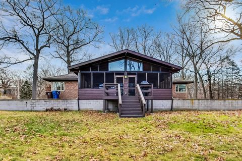 Single Family Residence in Michigan City IN 3305 Dunes Hwy 34.jpg