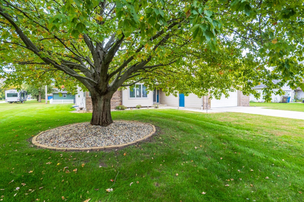 Photo of 1713 Kapok Street SW, DeMotte, IN 46310 (MLS # 846784)
