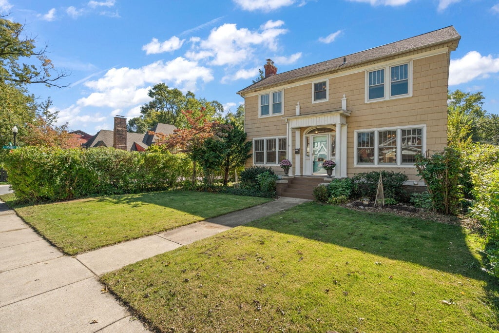 Photo of 32 Lawndale Street, Hammond, IN 46324 (MLS # 846550)