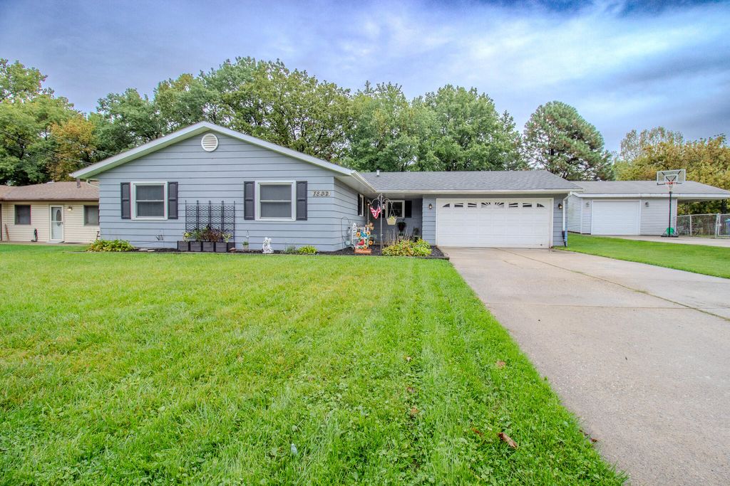 Photo of 1837 N Indiana Place, Griffith, IN 46319 (MLS # 829387)