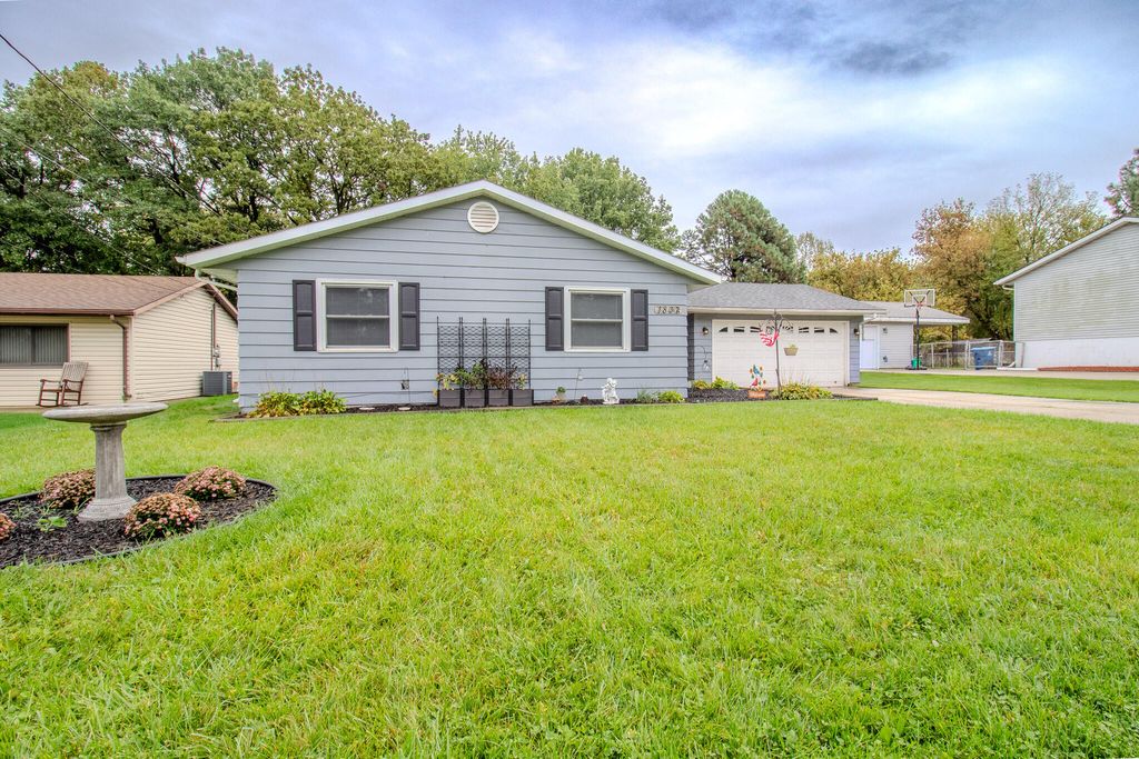 Photo of 1837 N Indiana Place, Griffith, IN 46319 (MLS # 829387)