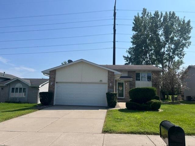 Photo of 1861 E 87th Avenue E, Merrillville, IN 46410 (MLS # 844233)