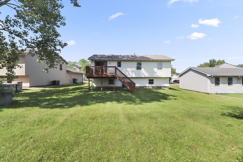 Photo of 1861 E 87th Avenue E, Merrillville, IN 46410 (MLS # 844233)