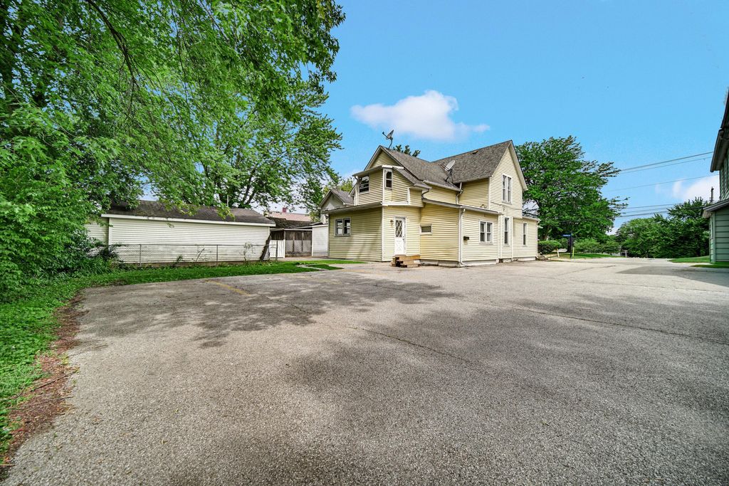 Photo of 217 E North Street, Crown Point, IN 46307 (MLS # 839743)