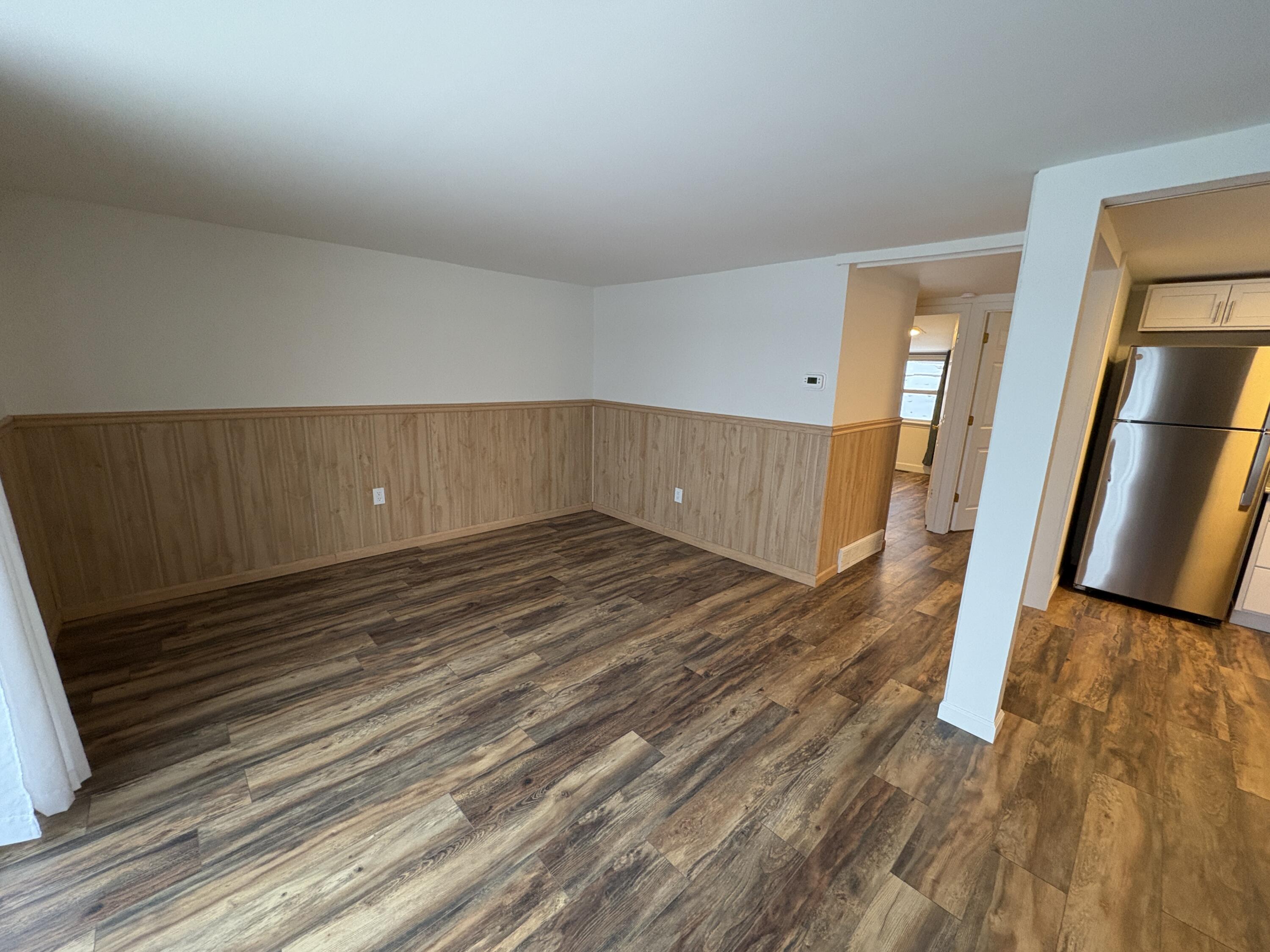 121 W Lakeview Drive