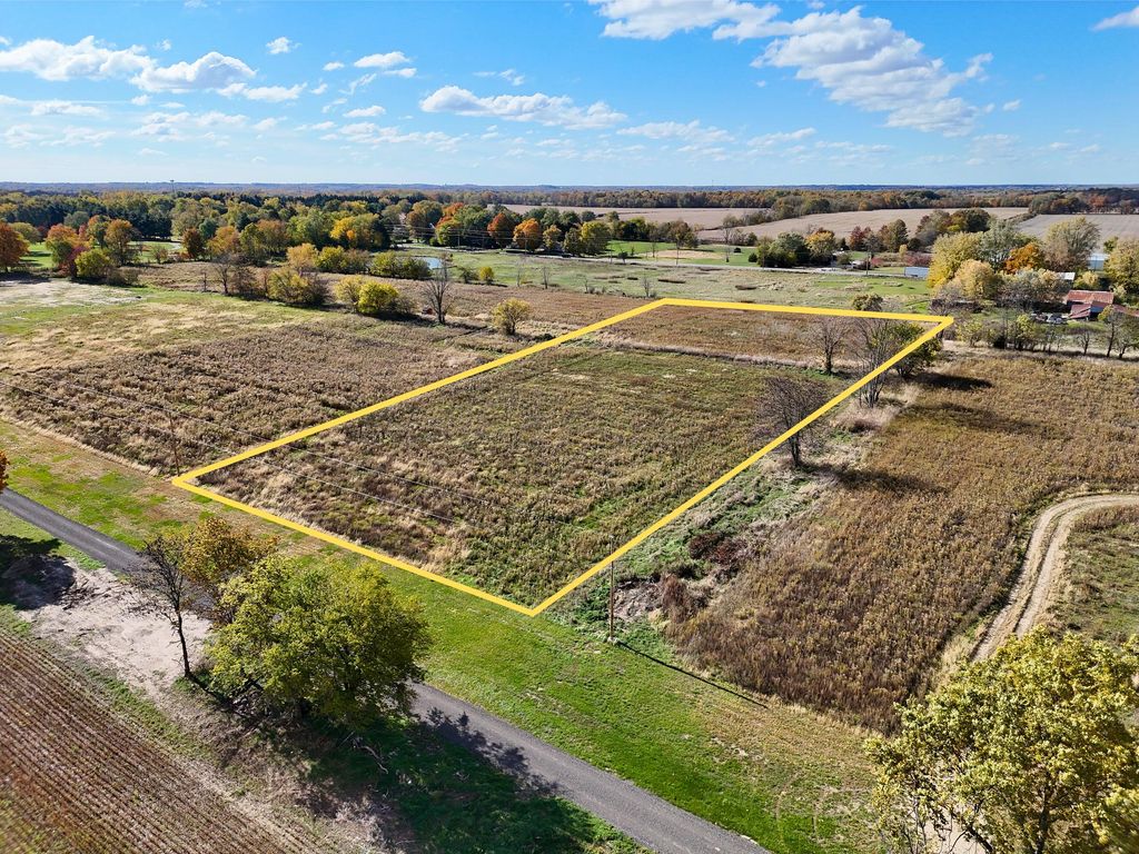 Photo of 18846 Co Rd 126, Goshen, IN 46528 (MLS # 830223)