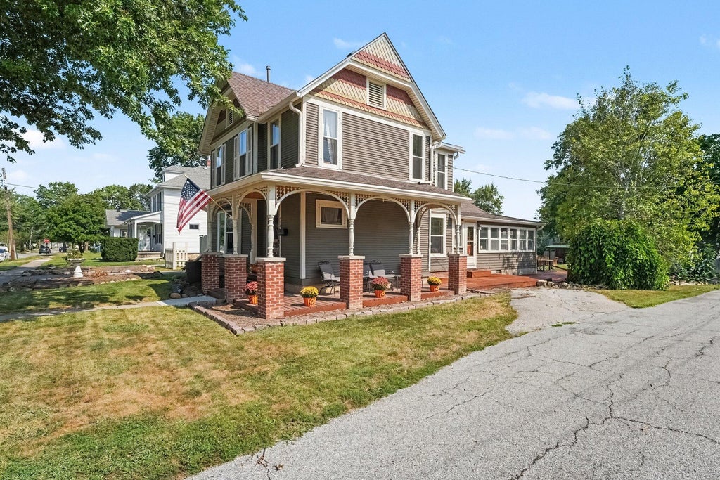 Photo of 118 S Ridge Street, Crown Point, IN 46307 (MLS # 845476)