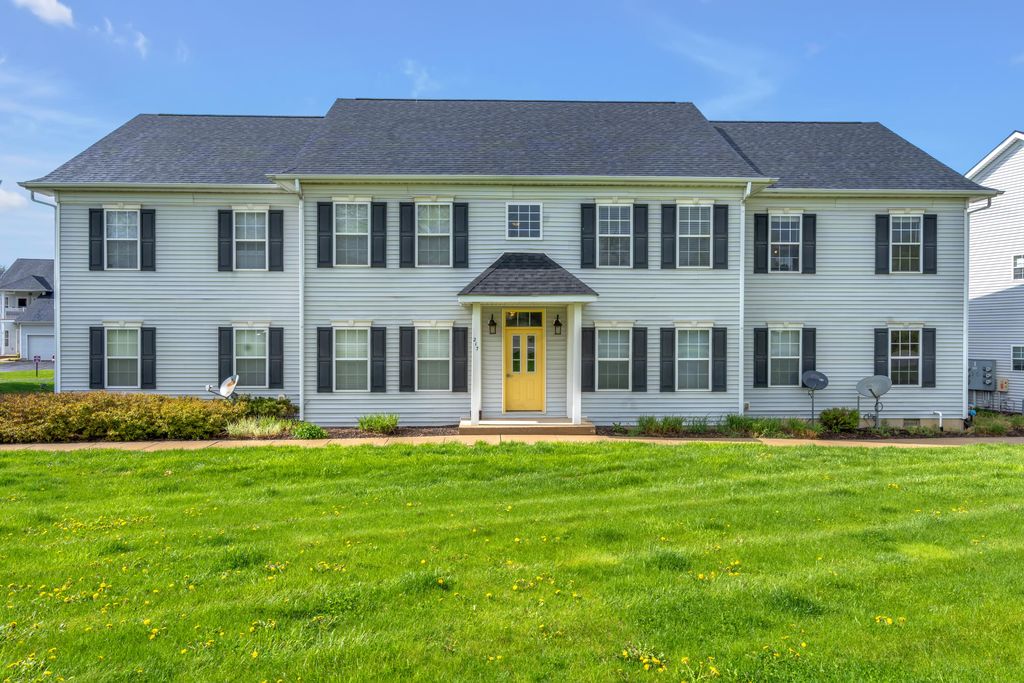 Photo of 217 Prestwick Drive #B, Valparaiso, IN 46385 (MLS # 837457)