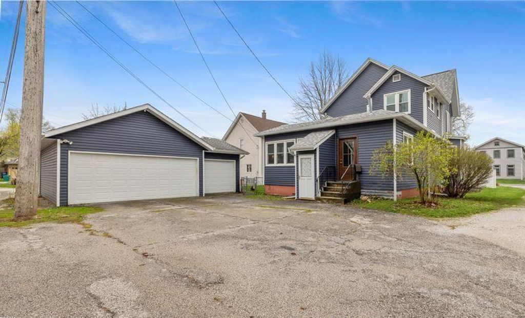 Photo of 1305 Indiana Avenue, La Porte, IN 46350 (MLS # 836938)