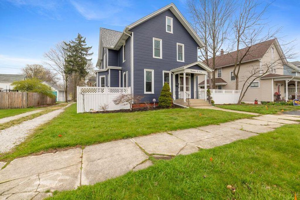 Photo of 1305 Indiana Avenue, La Porte, IN 46350 (MLS # 836938)