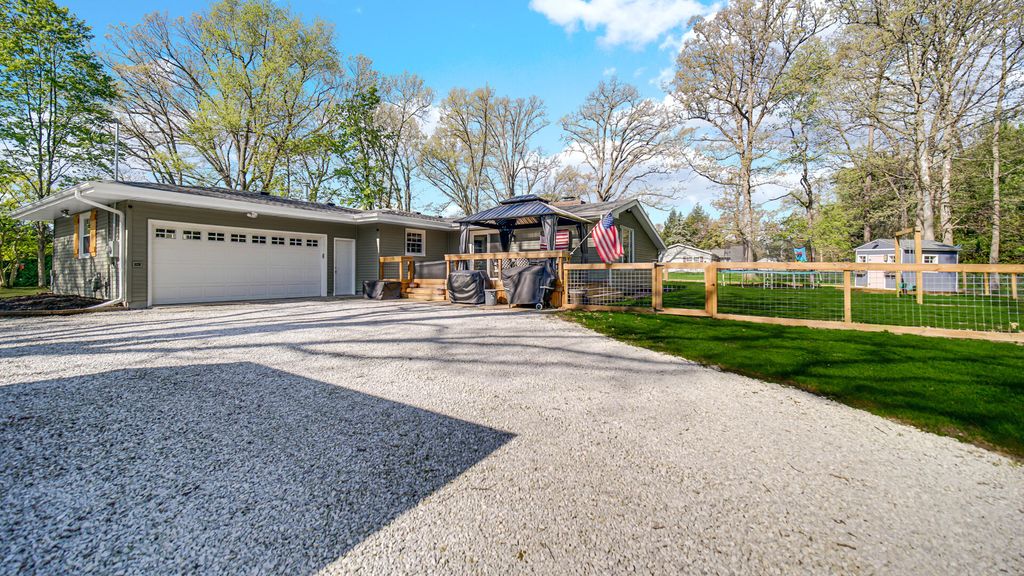 Photo of 4964 Locksley Drive E, Rensselaer, IN 47978 (MLS # 838650)
