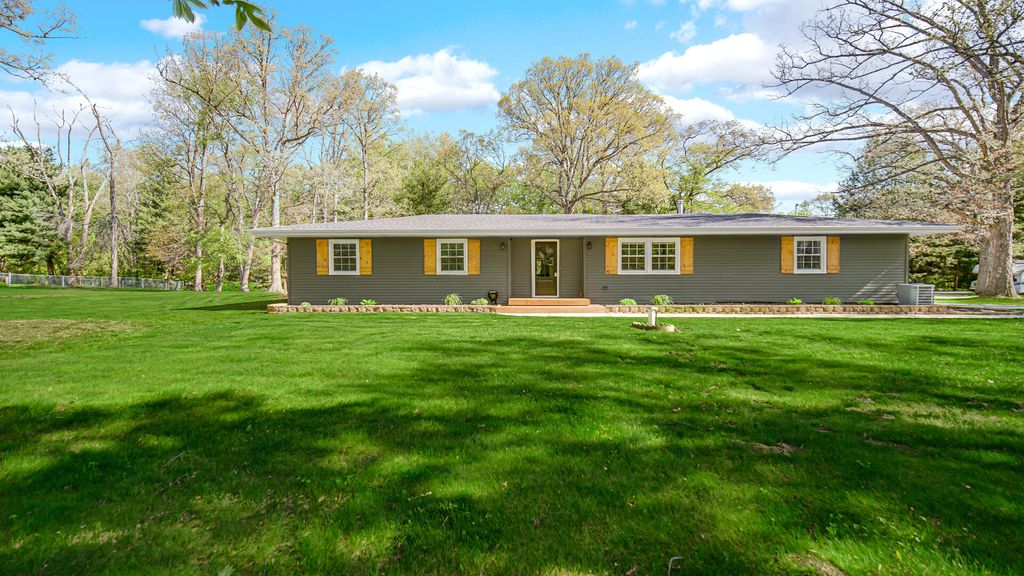 Photo of 4964 Locksley Drive E, Rensselaer, IN 47978 (MLS # 838650)