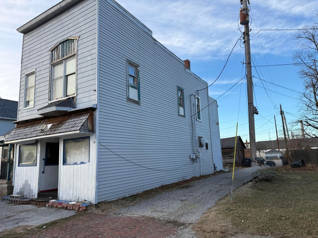 Photo of 409 W 9th Street, Michigan City, IN 46360 (MLS # 833110)