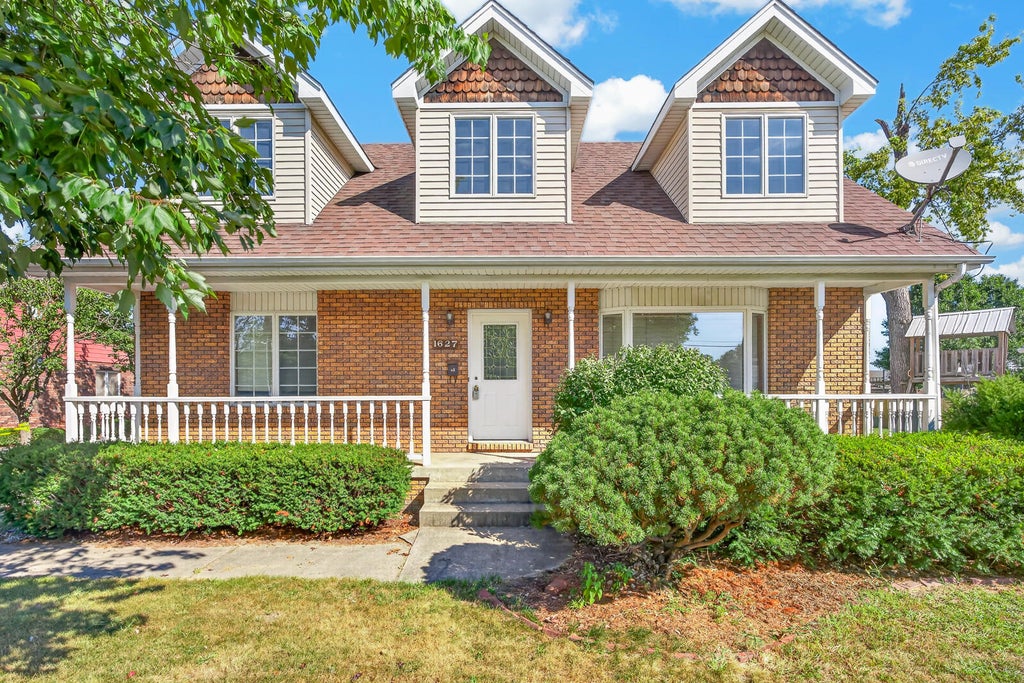 Photo of 1627 Ridge Road, Munster, IN 46321 (MLS # 845602)