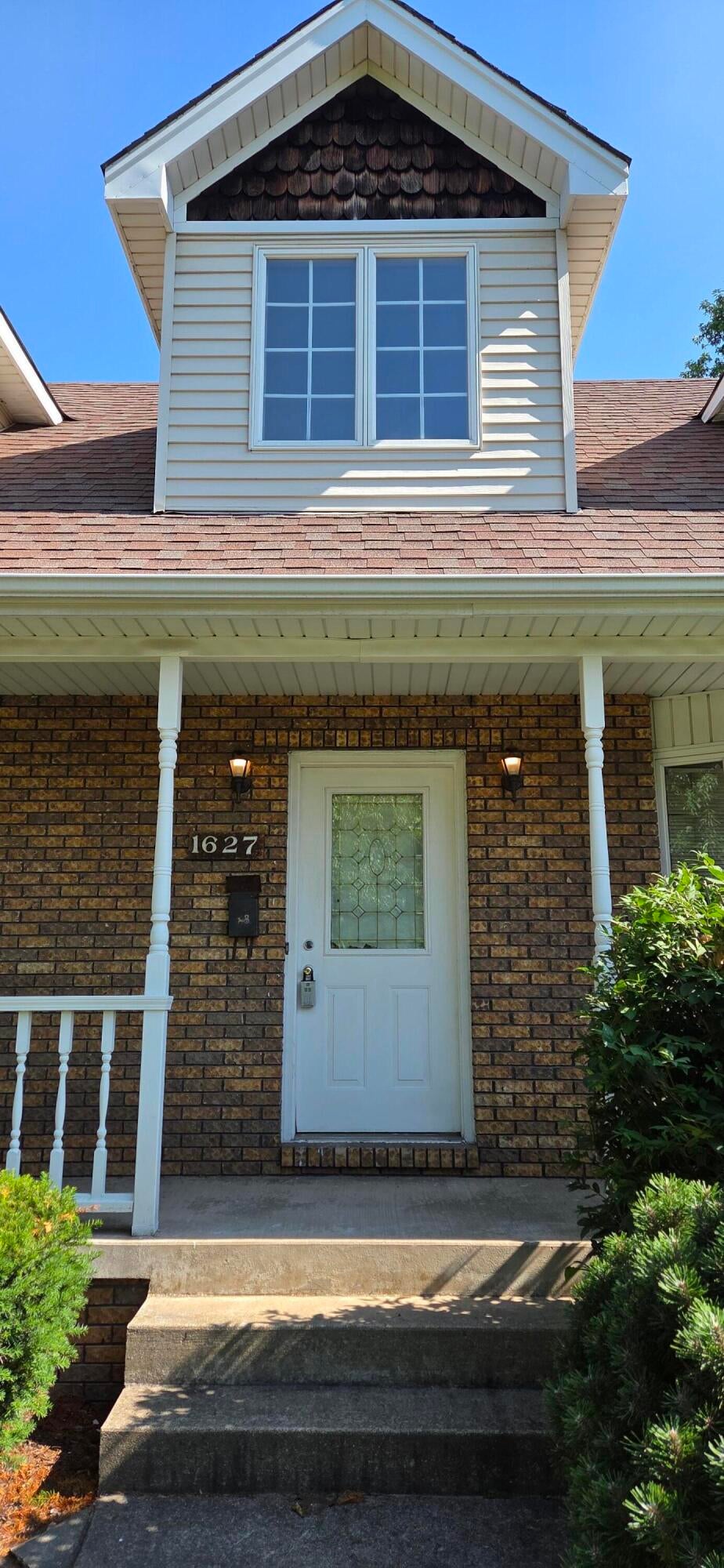 Photo of 1627 Ridge Road, Munster, IN 46321 (MLS # 845602)