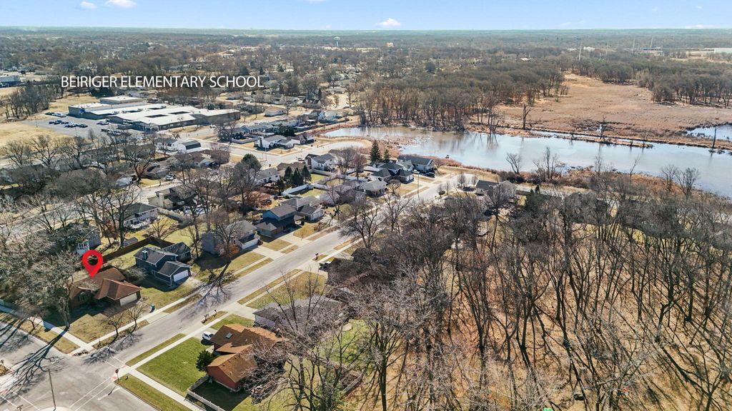 Photo of 639 N Rueth Drive, Griffith, IN 46319 (MLS # 835195)