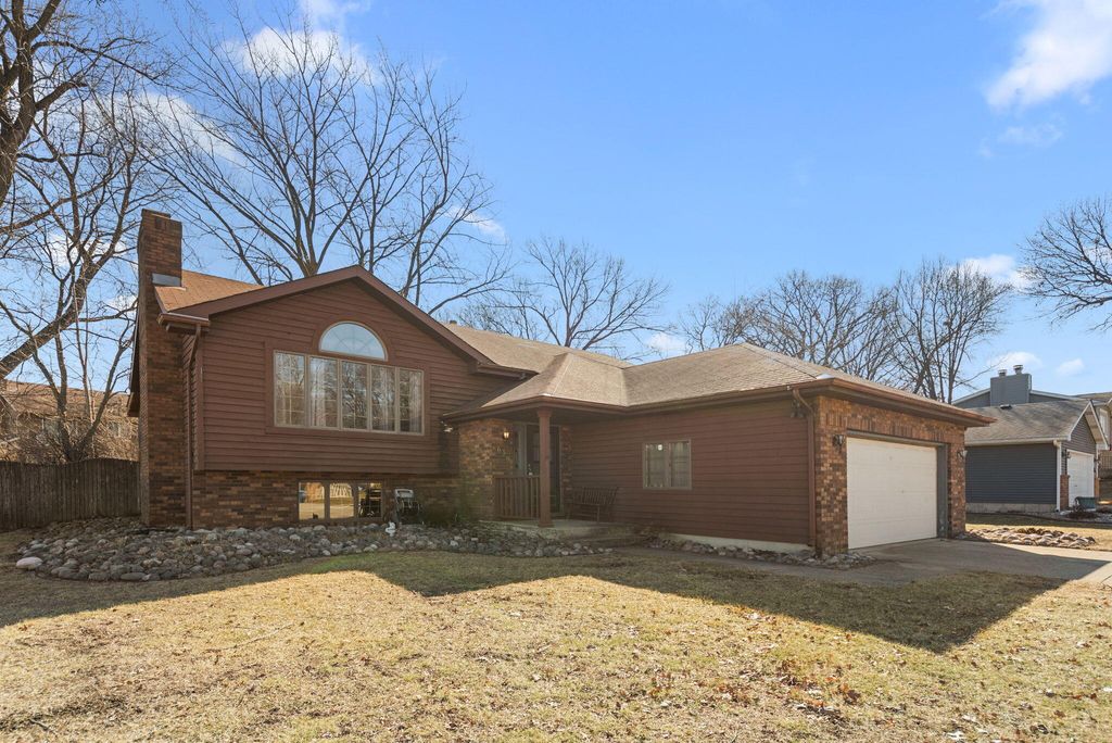 Photo of 639 N Rueth Drive, Griffith, IN 46319 (MLS # 835195)