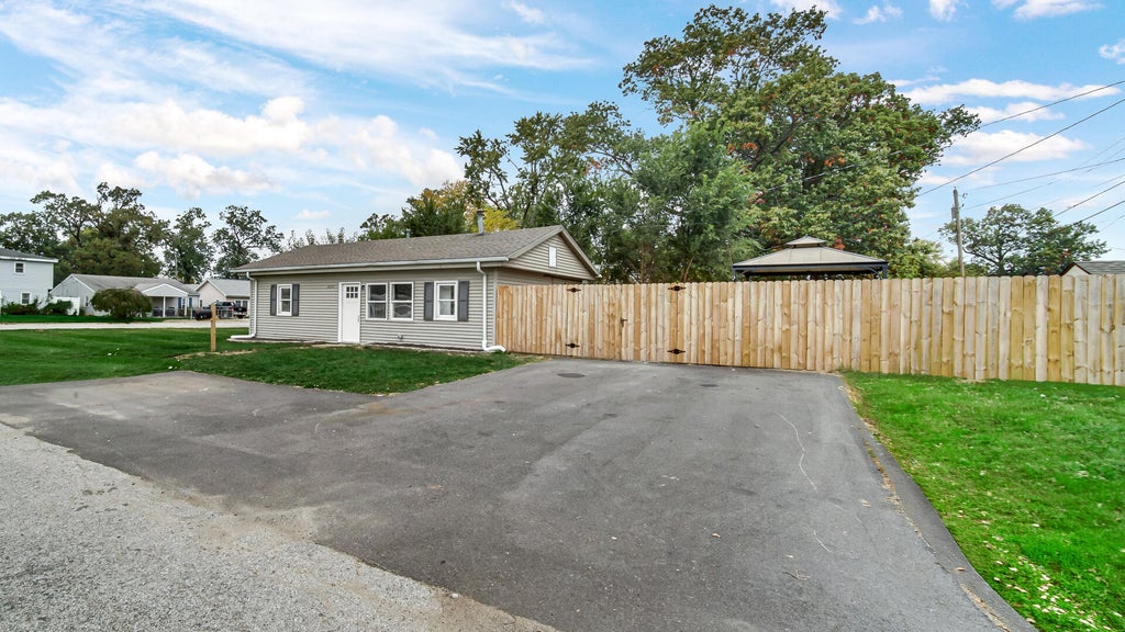 Photo of 2697 Jasper Street, Lake Station, IN 46405 (MLS # 847318)