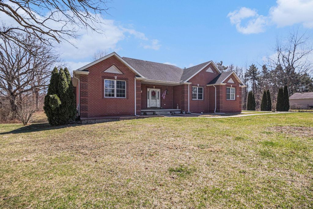 Photo of 9011 Park Valley Court, Hobart, IN 46342 (MLS # 835969)