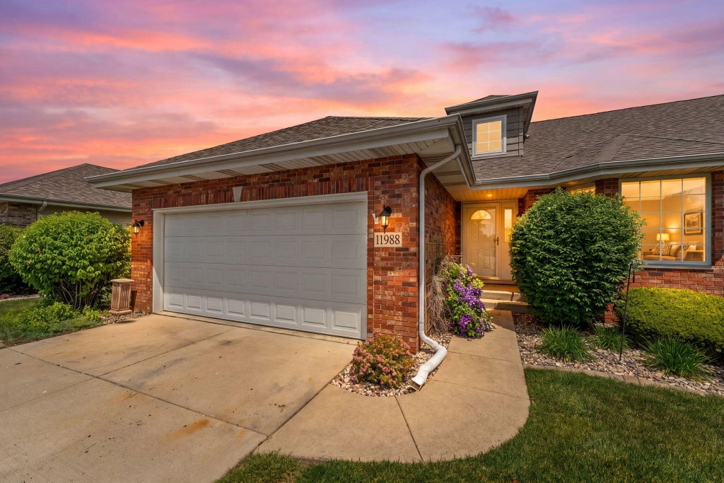 Photo of 11988 W 107th Place, Saint John, IN 46373 (MLS # 839960)