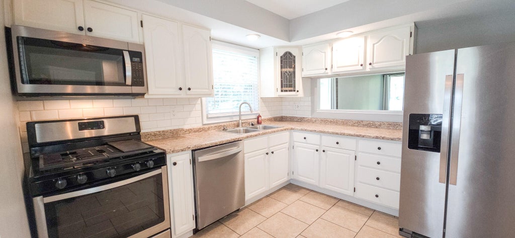 Photo of 1473 Happy Valley Road, Crown Point, IN 46307 (MLS # 844720)