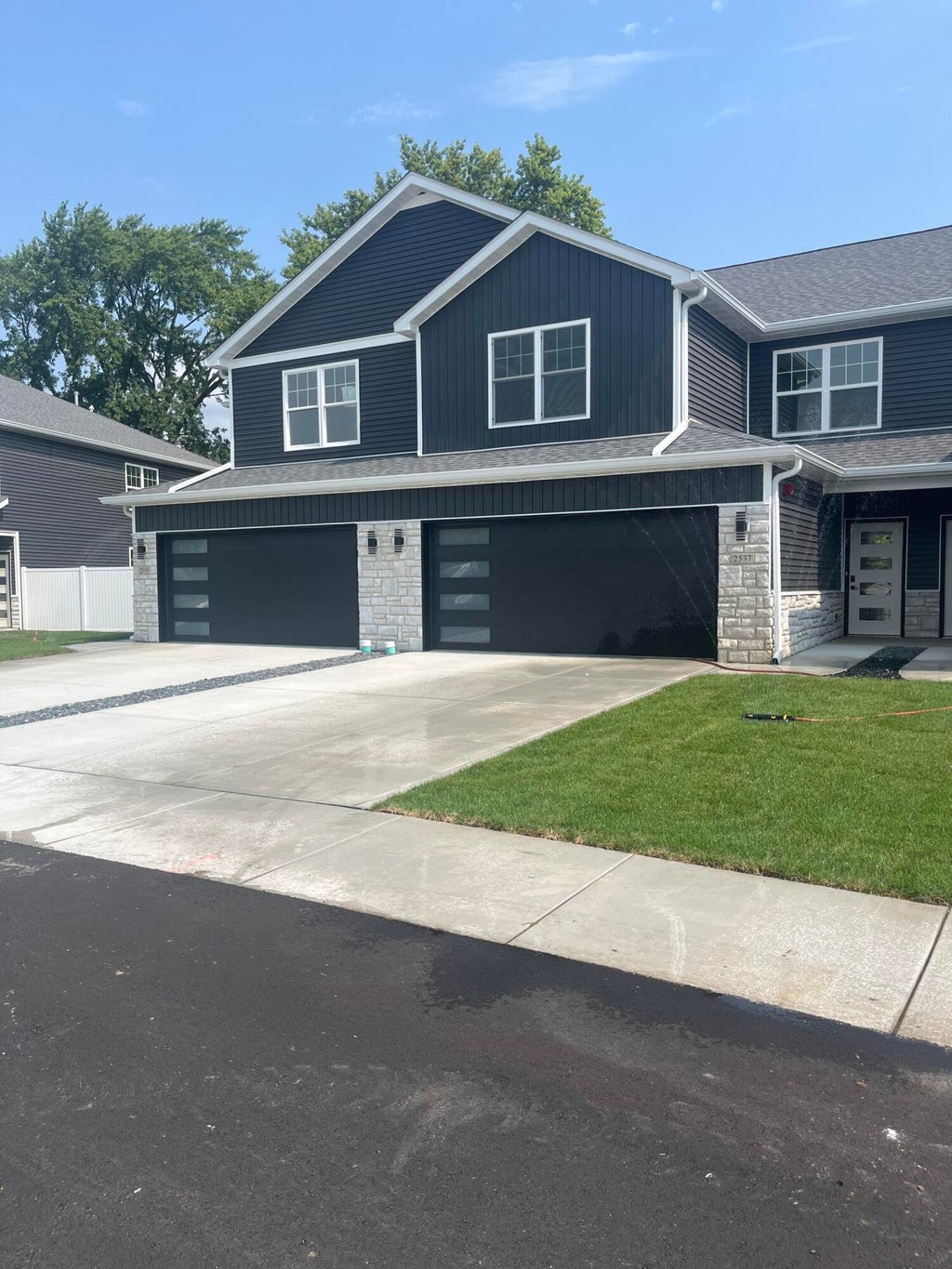 Photo of 2539 Longwood Drive, Highland, IN 46322 (MLS # 845579)